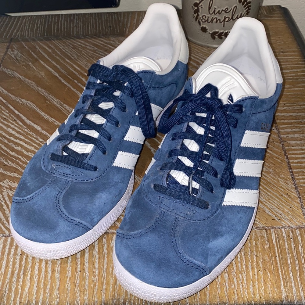 Size 8 Adidas Suede Gazelle Shoes